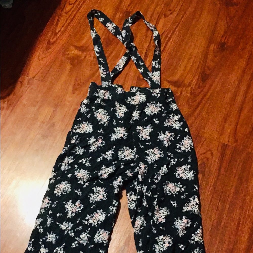 WIlD FABLE floral jumper overalls xs
